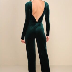 Lulu’s Instant Stunner Emerald Green Velvet Backless Jumpsuit NWT